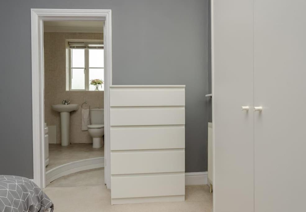 Peaceful & Spacious Family Home In Eastbourne! 外观 照片